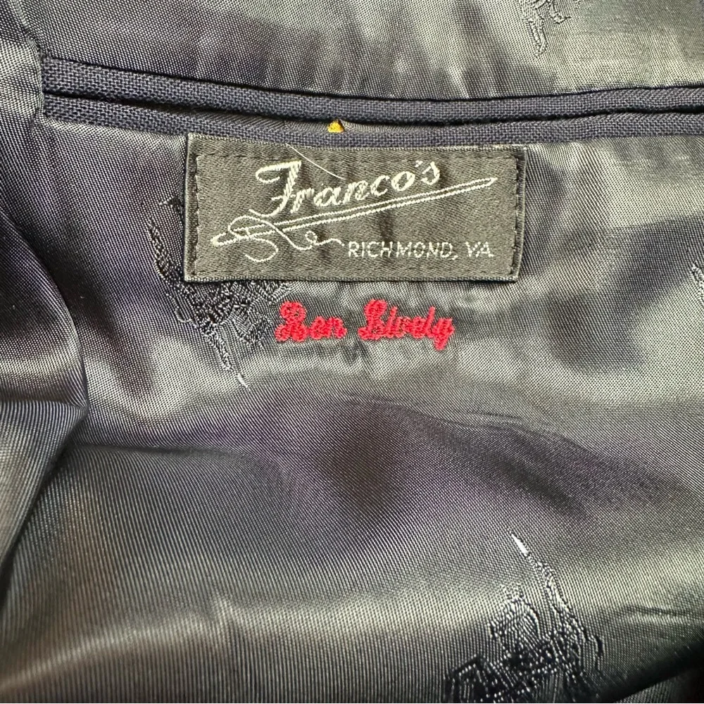 Burberry Heritage Navy Wool Blazer with Gold Buttons Late 90s–Early 2000s